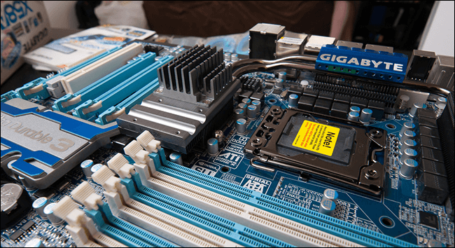 كيفية معرفة موديل Motherboard ونوعها بدون برامج